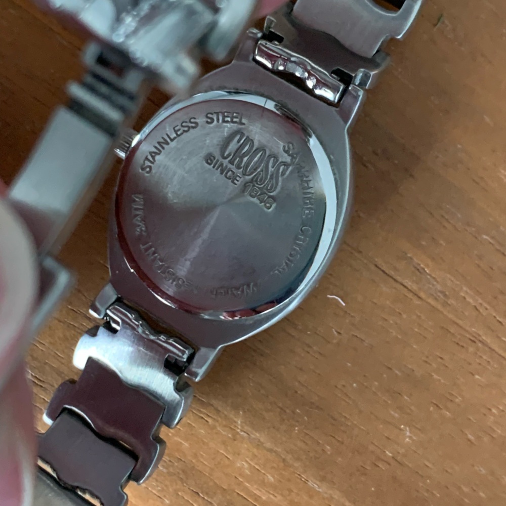 EUC Ladies Cross Stainless steel water resistant watch. Sapphire crystal. 3ATM - Picture 4 of 4